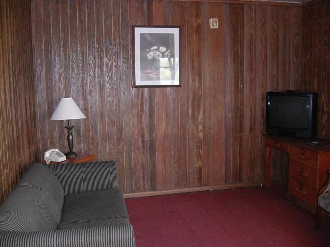 Broadway Motel Des Moines Altoona Room photo